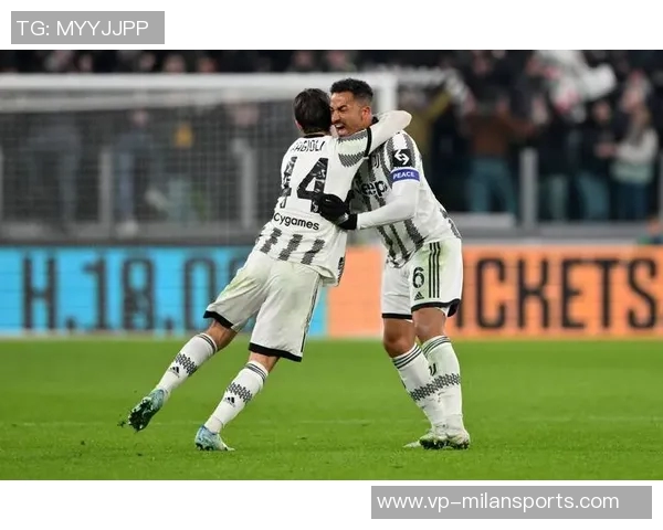 34岁达尼洛坦言或将在尤文结束职业生涯明年将是最后一年 34岁达尼洛坦言或将在尤文结束职业生涯明年将是最后一年